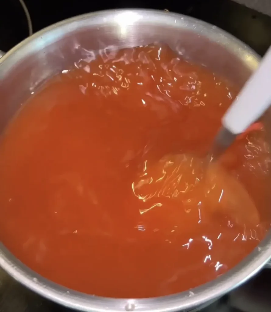 Cooking tomato concentrate – Spaghetti all'Assassina