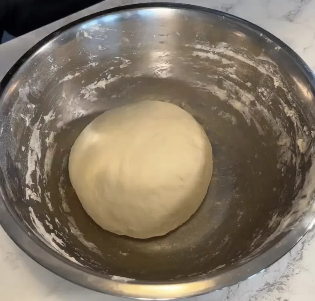 Focaccine with Cherry Tomatoes
: Preparing dough