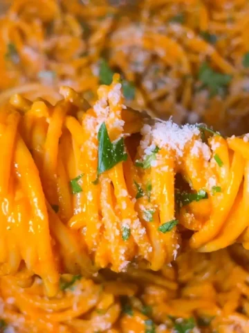 Creamy Roasted Red Pepper Pasta
