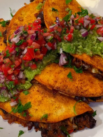 Crispy black bean tacos vegan