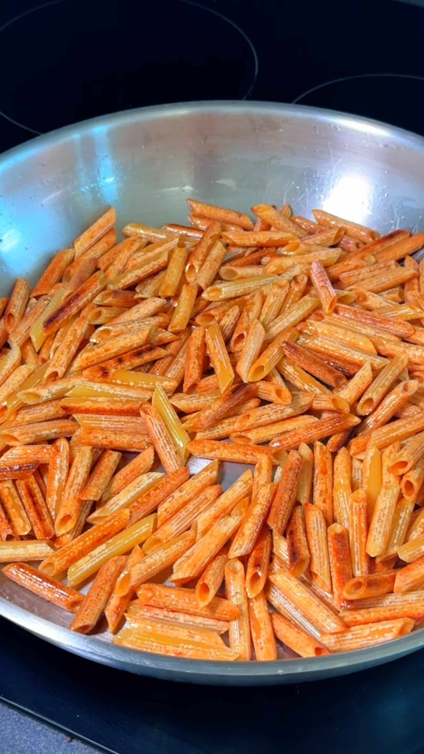 One-Pot Creamy Tomato Garlic Pasta (Vegan & Easy Recipe)