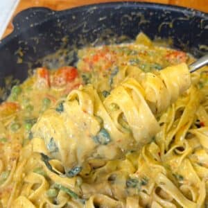 One Pot Creamy Pesto Pasta