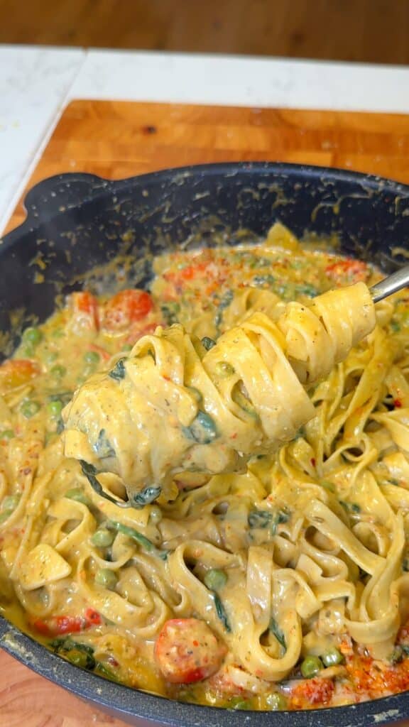 One Pot Creamy Pesto Pasta