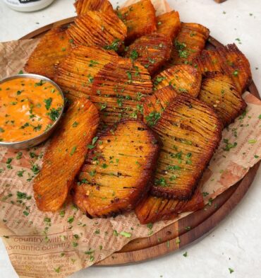 Crispy Baked Accordion Potatoes Chipotle Mayo