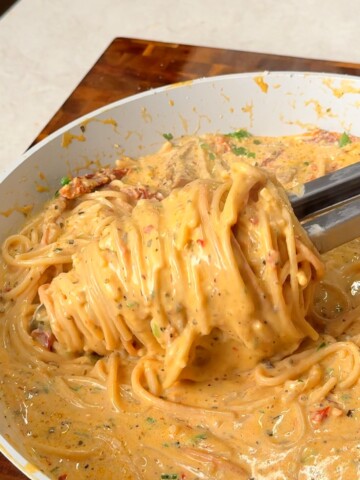 One Pan Creamy Sun-Dried Tomato Pasta